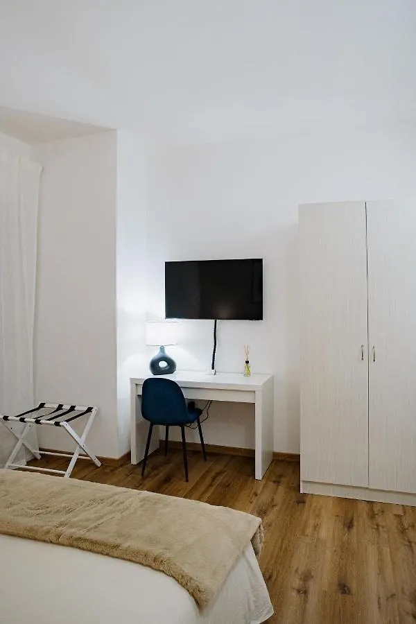 Alatea Apartments Poloni Verona 0*,